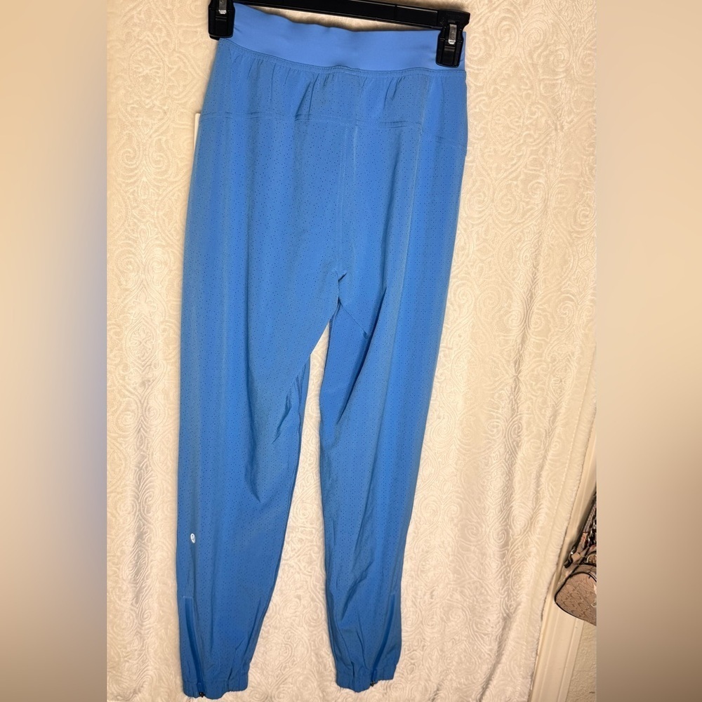Lululemon Blue Perforated Joggers 0 NWT - Picture 2 of 5